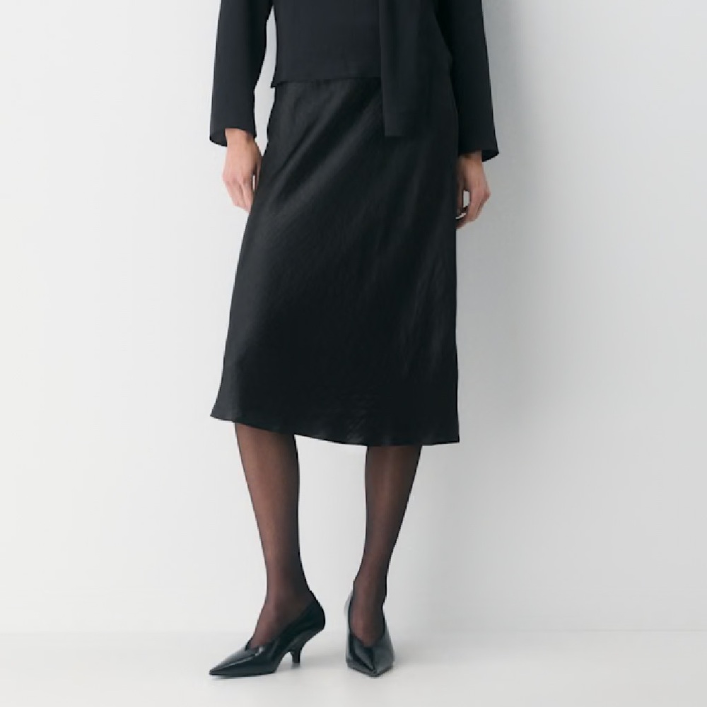 Aritzia Babaton Slip Satin Midi Skirt